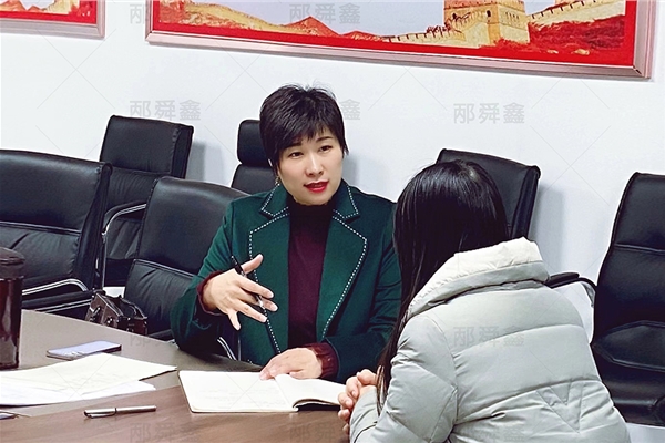 邴舜鑫老师进行一对一个性化家庭教育指导
